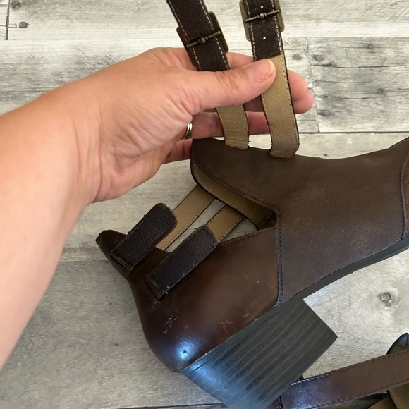 JBU Brava Encore Size 11 Brown Heeled Boots Patch  Straps Vegan Leather - Picture 4 of 9